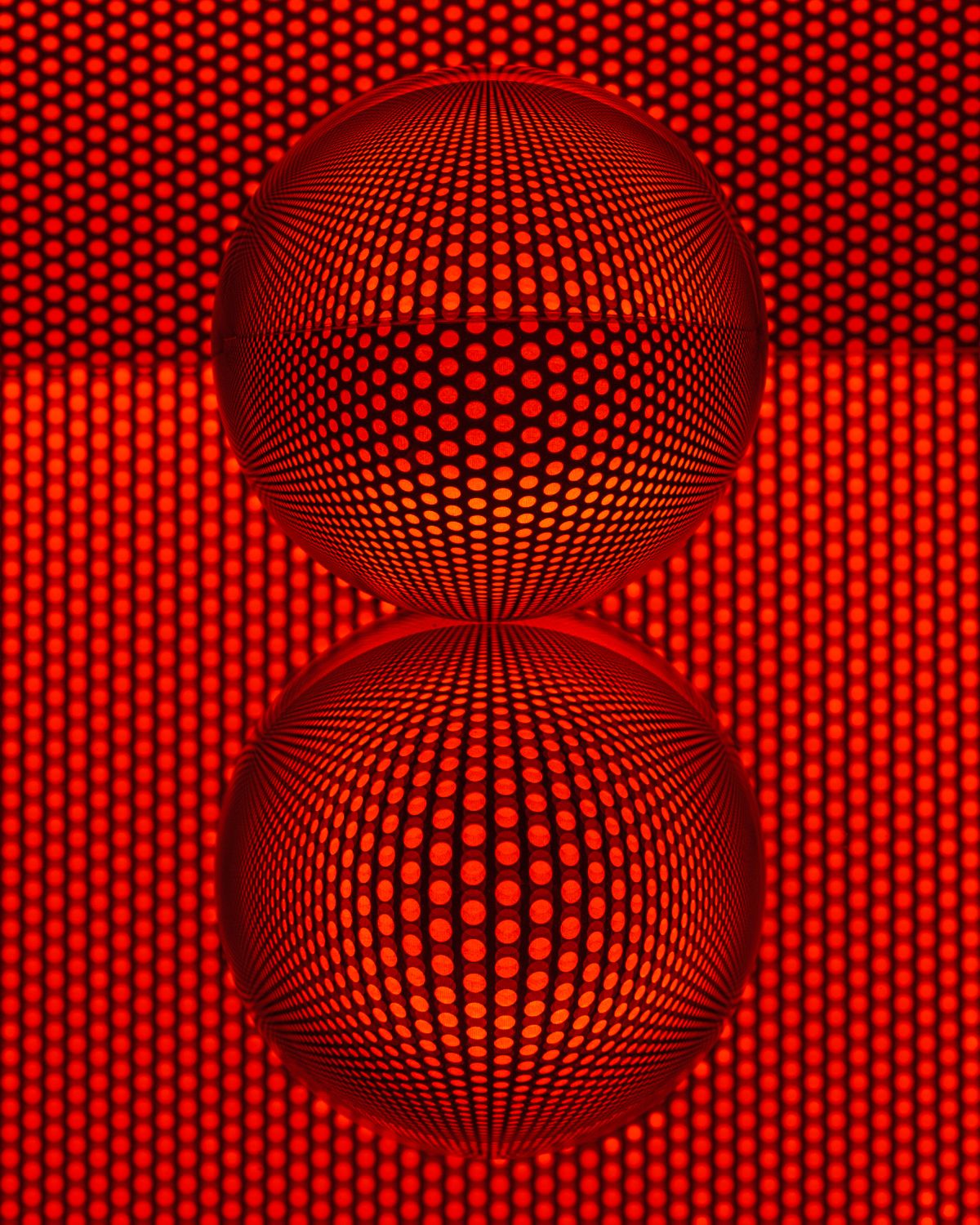 Glowing lensball I