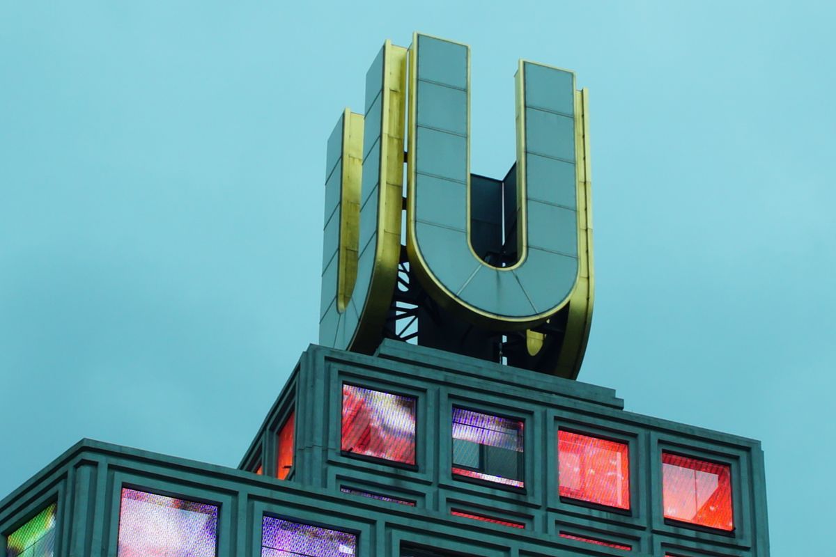 U