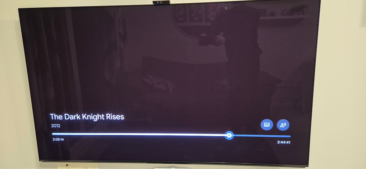 This is what heppens when the movie freezes and the screen goes black 2 hours and 5 mins into the movie